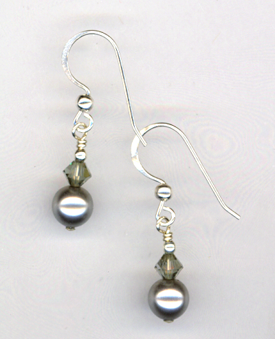 Grey Silver Pearl Earring