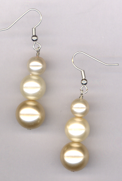 triple creme pearl 3 earrings