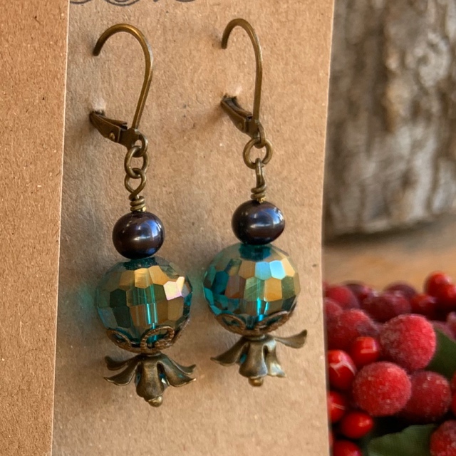 Emerald Green Pearl Bronze Vintage Earrings