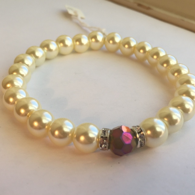 Creamy White Pearl Crystal Stretch Bracelet 