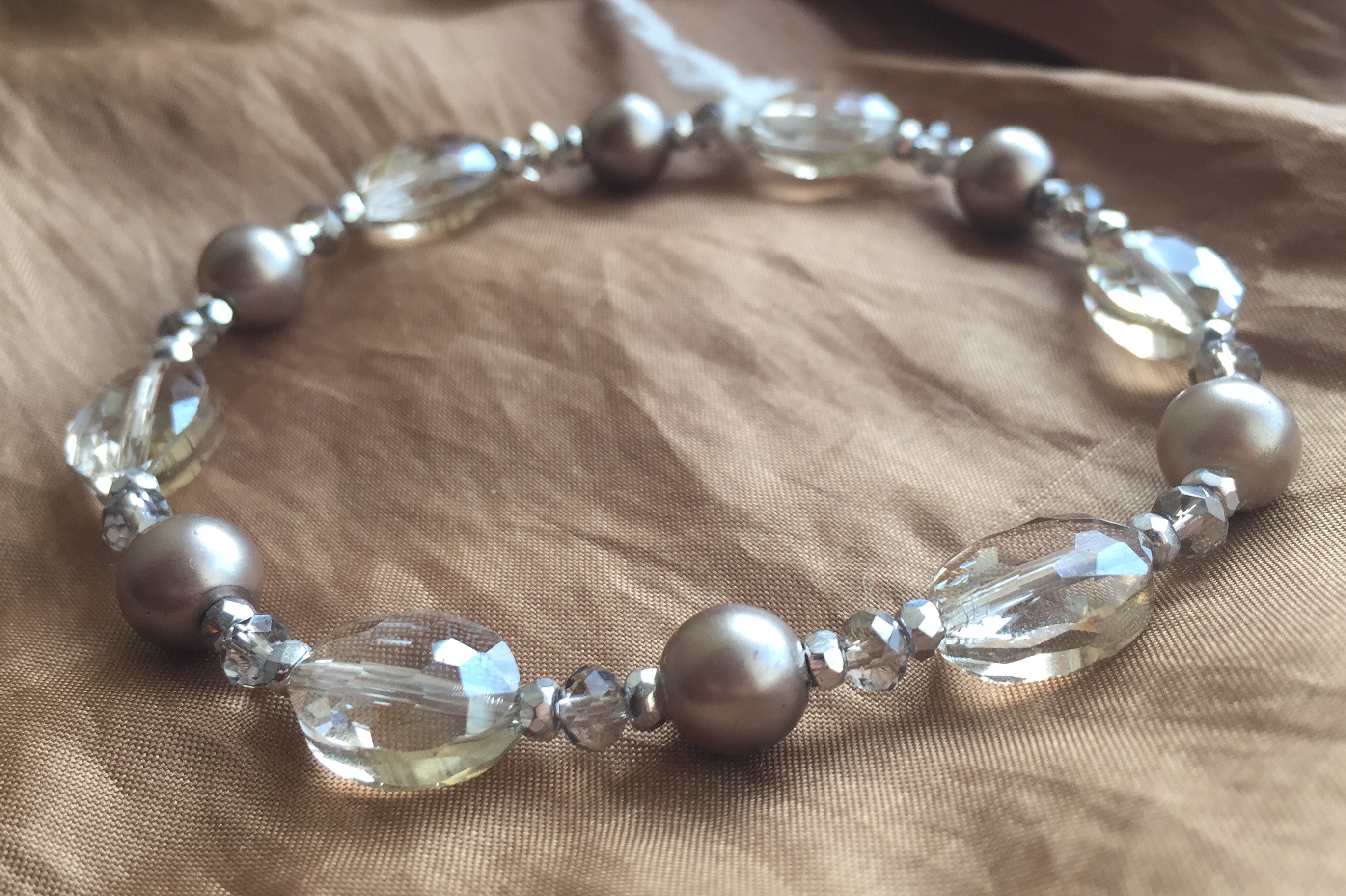 Vintage Vanilla Gold Pearl Smokey Grey Crystal Stretchy Bracelet 